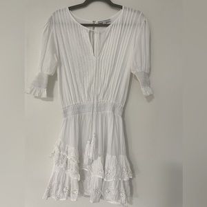 Cotton embroidery white short dress.